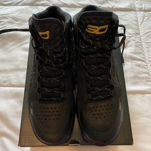 Curry 1 Blackout